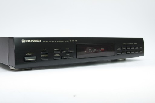 Tuner PIONEER F-104