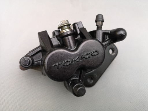ZACISK HAMULCOWY HAMULCA PRZÓD SUZUKI VZ 1500 M90 VL 800 INTRUDER C800