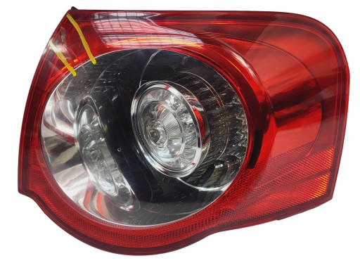 VW PASSAT B6 3C0 LAMPA TYLNA PRAWA 3C9945096N