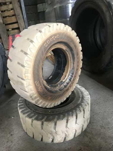 Opony pełne 18X7-8 (180/70-8) Trelleborg