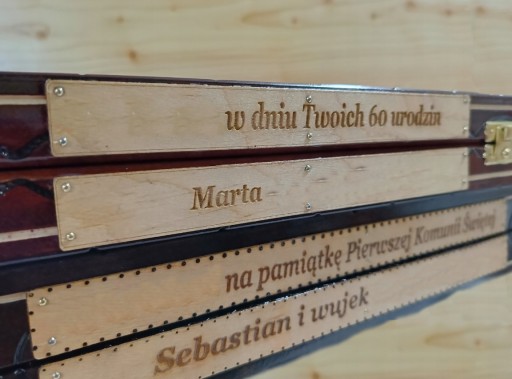 Grawerowana dedykacja na kasecie szachowej personalizacja