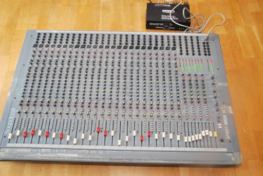 SoundCraft Spirit 24/8/2
