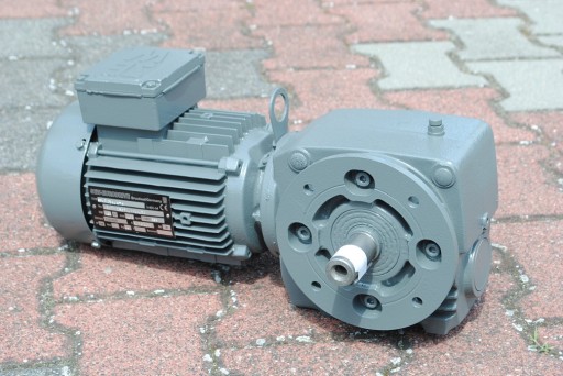 Motoreduktor kątowy 0.55kw. 160obr./min.. SEW