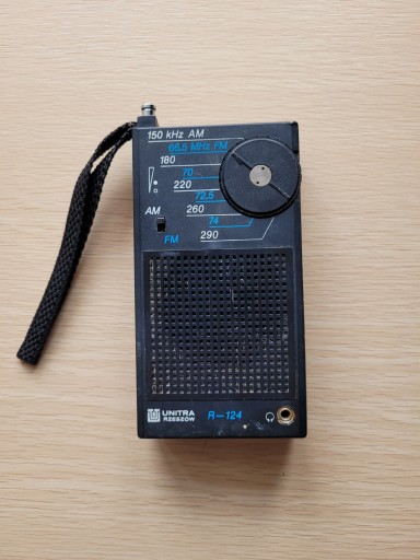 RADIO PRZENOŚNE UNITRA RZESZÓW R-124