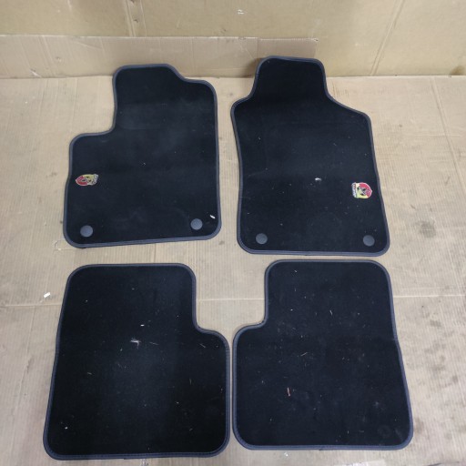 FIAT 500 LIFT ABARTH DYWANIKI WELUROWE LOGO