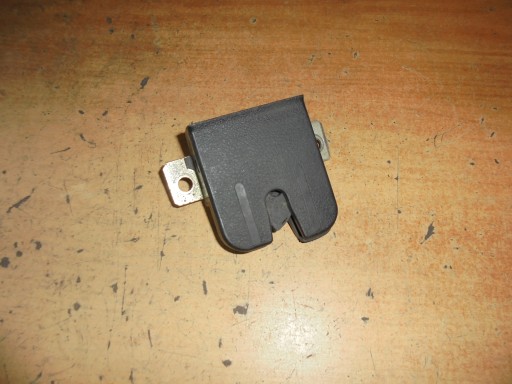 POLO IV 6Q ZAMEK KLAPY BAGAŻNIKA 6Q6827505B