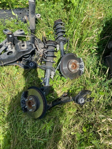 AMORTYZATOR KOPYTO ZWROTNICA Lewe Ford Focus MK3