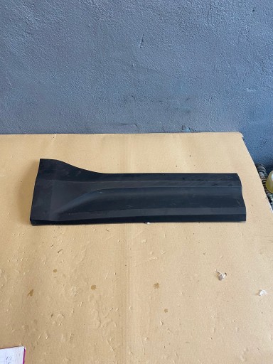 Volvo XC40 listwa drzwi prawa tył 31448319