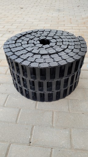 Prowadnica przewodów prowadnica kabli IGUS 25x75x5050mm