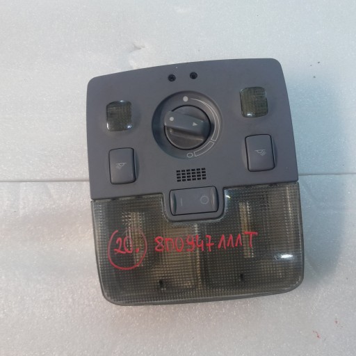 LAMPKA PODSUFITKI AUDI A4 B5 8D0947111T