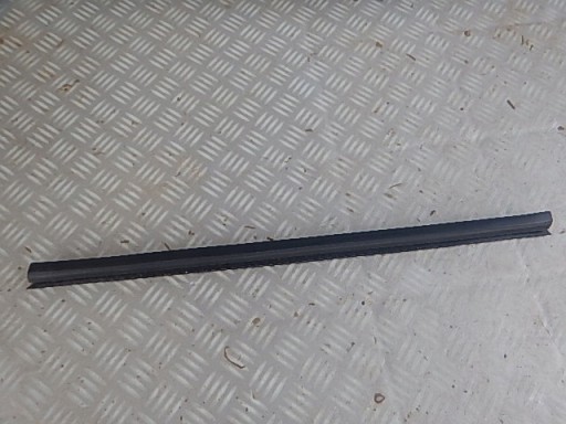 VOLVO S40 II USZCZELKA DRZWI PRAWE TYLNYCH TYŁ