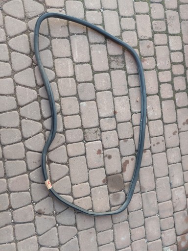 Uszczelka drzwi lewy przód Peugeot 208