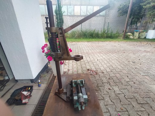 statyw do wiertarki-stojak z imadlem katowym