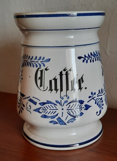 Stary pojemnik ceramiczny,