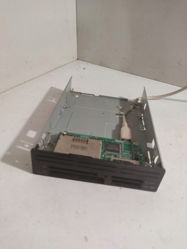 Multi-Card reader MRW620