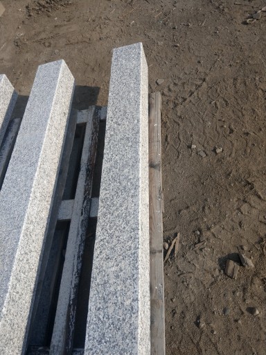 Palisada granitowa Słupy granitowe 100x15x15 cm