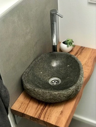 Blat łazienkowy drewniany pod umywalkę 90 cm, lite drewno