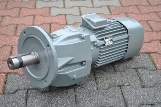 Motoreduktor kołnierzowy 3kw. 100obr./min.. VEM!