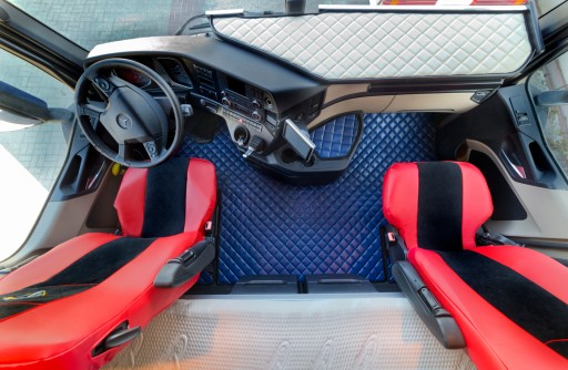 DYWANY PIKOWANE MERCEDES ACTROS MP4 2011R NIE AMOR