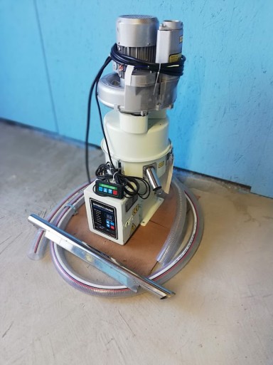 PODAJNIK TWORZYWA XTL450GE