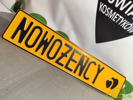 Gotowa tablica tłoczona żółta Nowożeńcy czarny