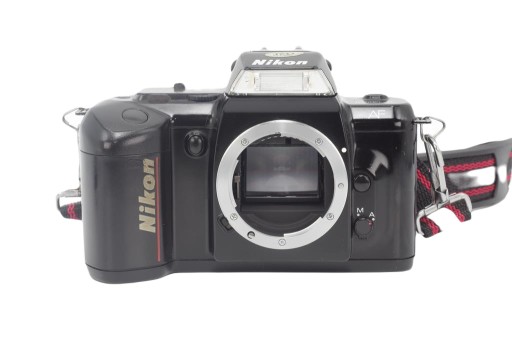 NIKON F-401 AF -pancerny aparat na każdą pogodę