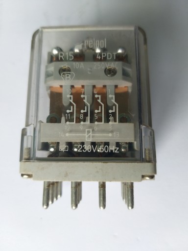 PRZEKAŻNIK R-15, 250V, 10A, 4PDT z PODSTAWKĄ.