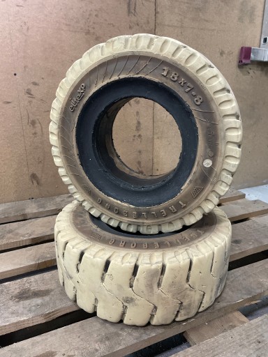 Opony pełne 18X7-8 (180/70-8) Trelleborg