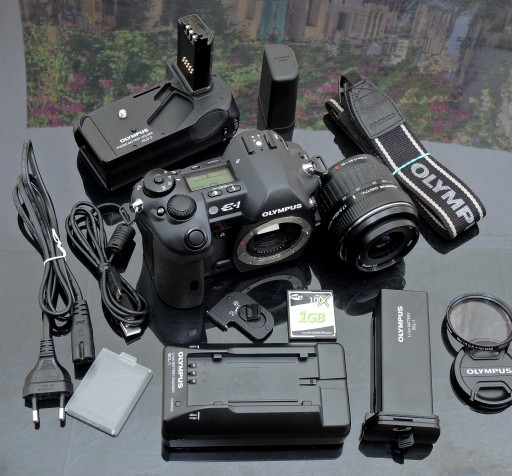 Olympus E-1 + Ob. 17.5-45mm + GRIP + Akumulator 3400mAh + Ładowarka*SUPER!