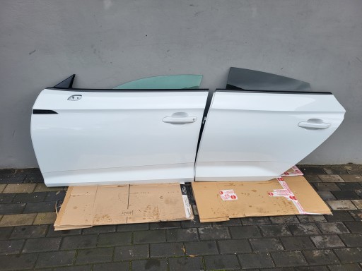 DRZWI PRZEDNIE LEWE RS5 8W6 F5 SPORTBACK KOLOR LS9R