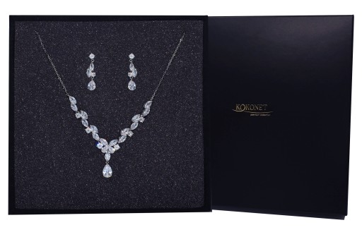 Zestaw biżuterii kolczyki naszyjnik SWAROVSKI glam
