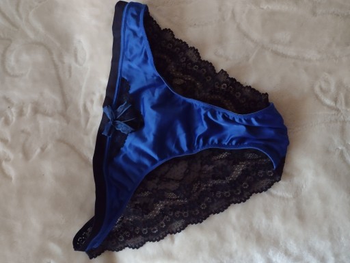 (40/L) Hunkemoller/ Zmysłowe stringi Koronkowe