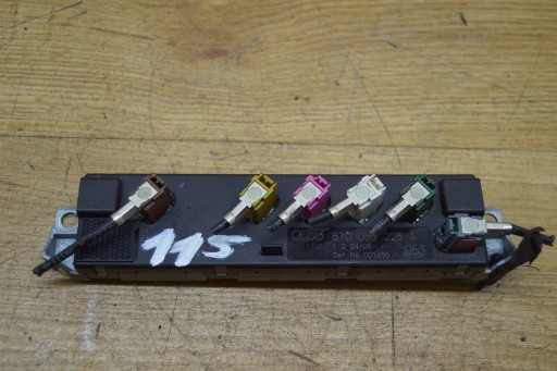 WZMACNIACZ ANTENOWY AUDI A4 B8 A5 8T 8T0035225A