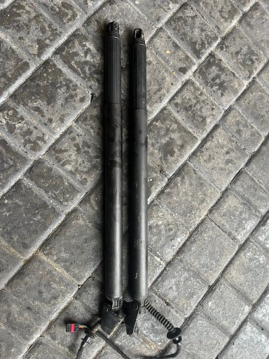 SIŁOWNIK TELESKOP KLAPY BAGAŻNIKA KIA SPORTAGE IV 4 81770-D9100