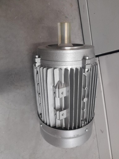 Silnik Chiaravalli 2,2 kW 230V/400 Typ: CHT100LA4 B14 1445 obr/min