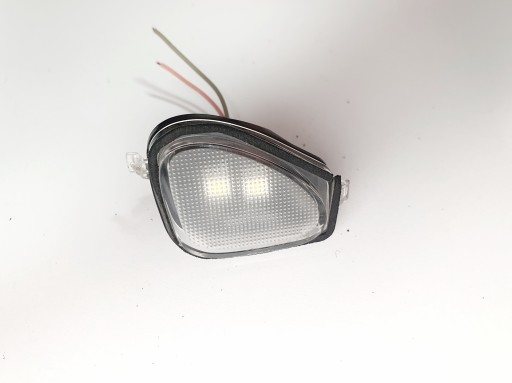 LAMPKA PODŚWIETLENIA LUSTERKA LEWA HYUNDAI SANTA FE III 12-15