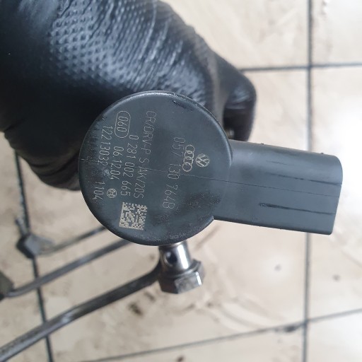 ZAWÓR REGULACJI CIŚNIENIA PALIWA VW AUDI 2.7 3.0 TDI 057130764B