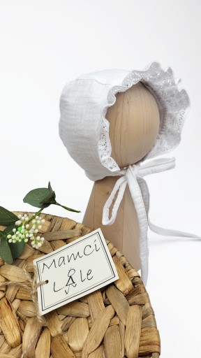 CZAPECZKA BONETKA MUŚLINOWA Z KORONKĄ MAMCILALE