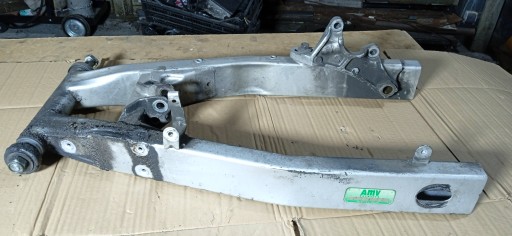YAMAHA TDM 850 4TX WAHACZ TYŁ TYLNY MOCOWANIE STELAŻ ŚRUBA OŚKA RAMY