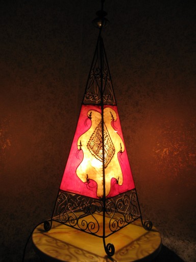 LAMPA ZE SKÓRY - METALOPLASTYKA