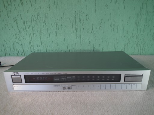 Tuner JVC T-X200L Quartz Synthesizer -Piękny naturalny dźwięk, bdb. czułość