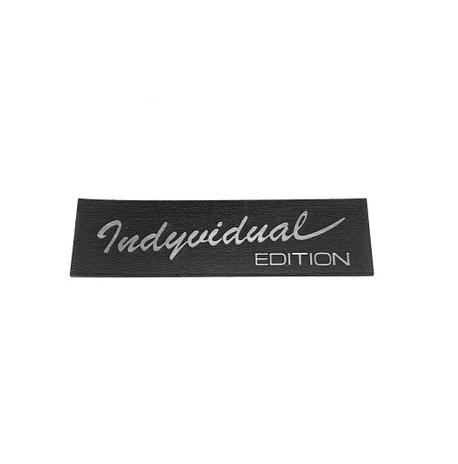 Emblemat INDYVIDUAL EDITION srebrna 140x40mm