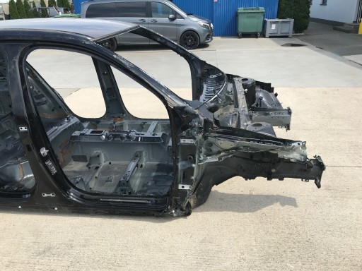 VOLVO XC40 2022 ĆWIARTKA PODŁUŻNICA PRAWY PRZÓD