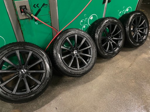 CZARNE KOLA FELGI 20 ZIMA 2020R BROCK 285/45/20 SRT JEEP GRAND CHEROKEE WK2