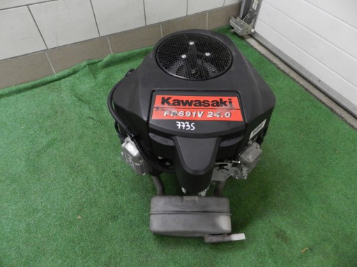 773S TRAKTOREK KOSIARKA SILNIK KAWASAKI 24 KM