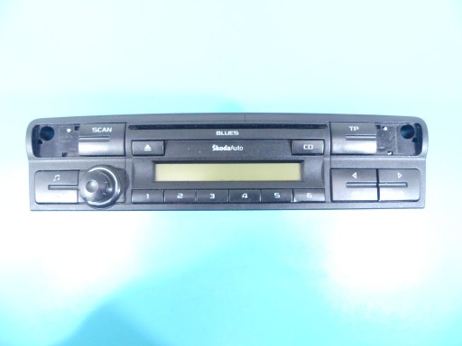RADIO FABRYCZNE SKODA OCTAVIA II 1Z0035152E