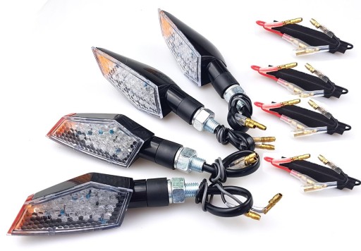 KIERUNKOWSKAZY LED HOMOLOGACJA E8 4 SZT + OPORNIKI
