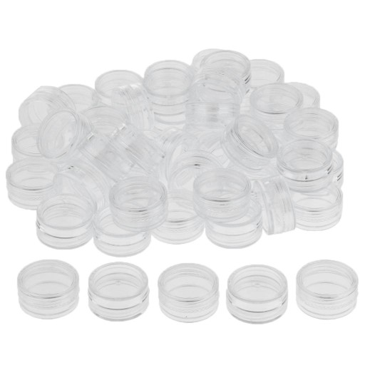 50 . Plastikowy pojemnik kosmetyczny wielokrotnego