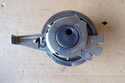 NAPINACZ ROLKA PASKA 04L109243F VW AUDI SKODA SEAT