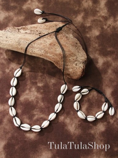 ZESTAW BIŻUTERII Z MUSZELEK KAURI, NASZYJNIK (CHOKER) I BRANSOLETKA CZARNE